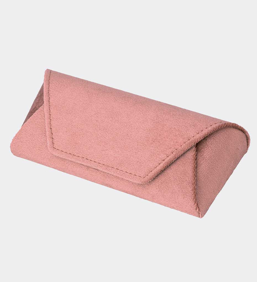 Różowe etui zapinane na magnes