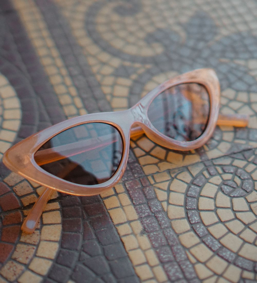 Małe oprawki kocie oczy pudrowy róż okulary przeciwsłoneczne Dijon Pink